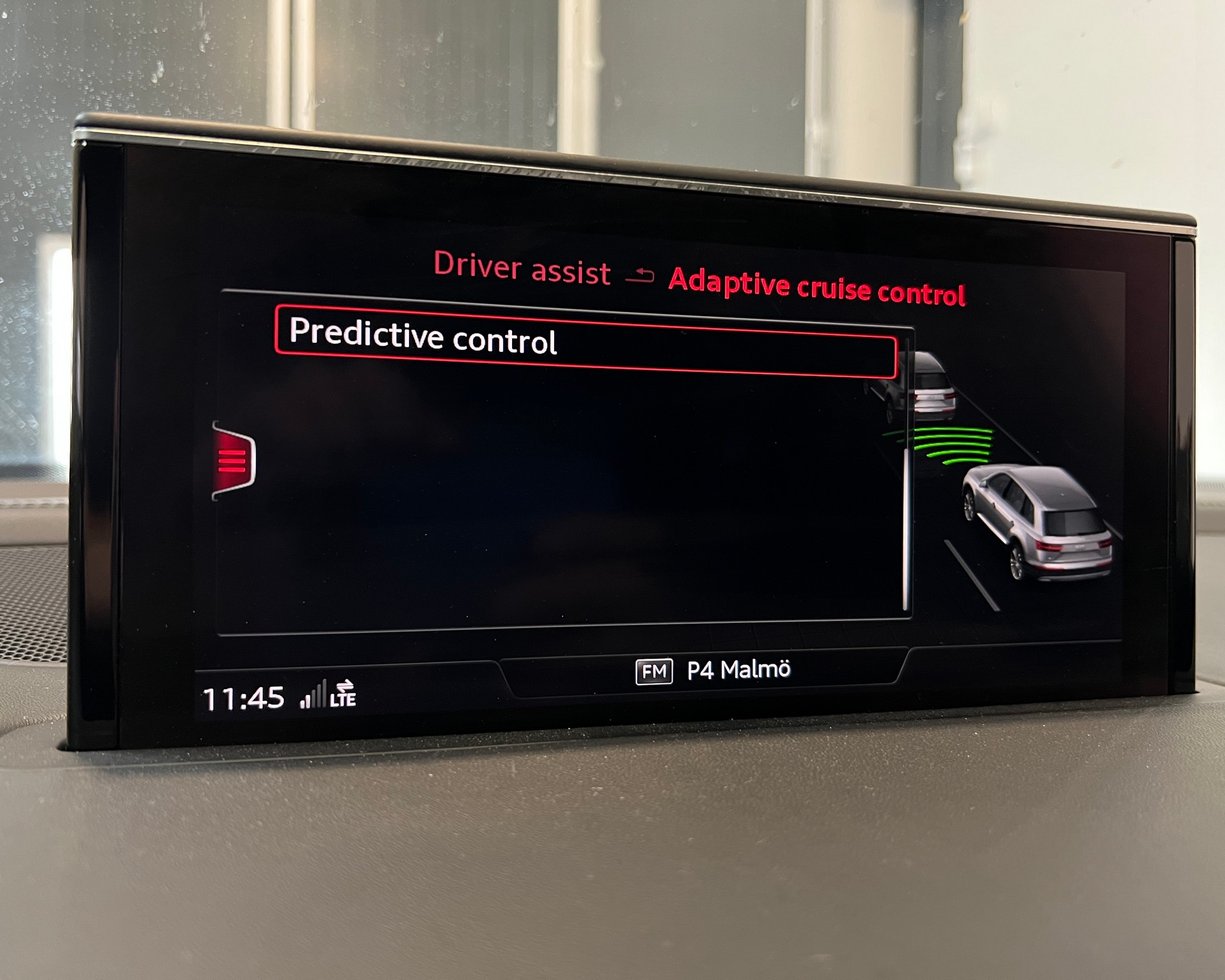 q7 4m pfl etron acc lane assist-22.jpg