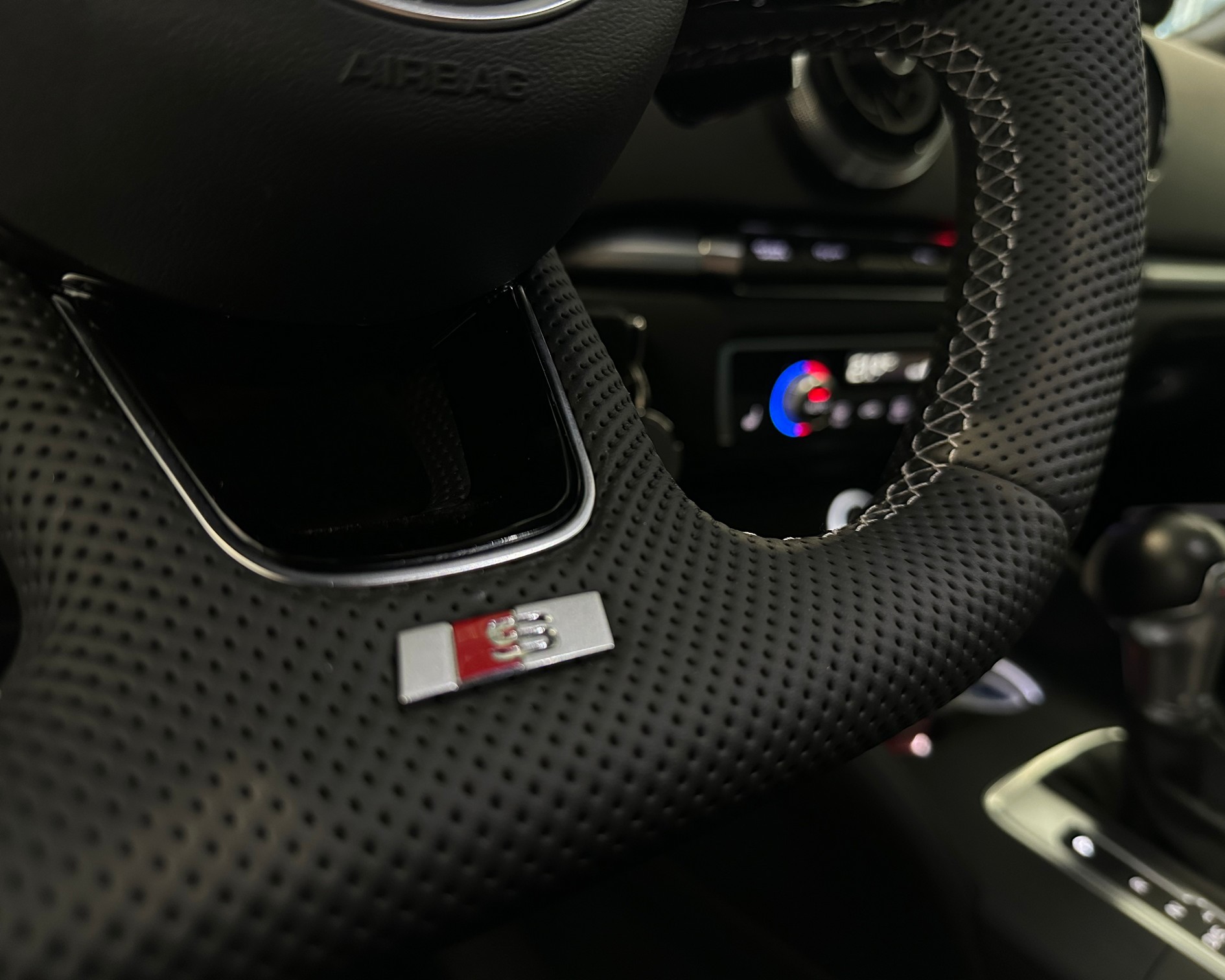 RS heated steering wheel A3 8V-4.jpg